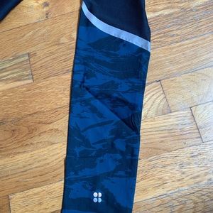 Sweaty Betty Pants - Sweaty Betty zero gravity leggings. Sweaty Betty Pants - Sweaty Betty zero gravity leggings.